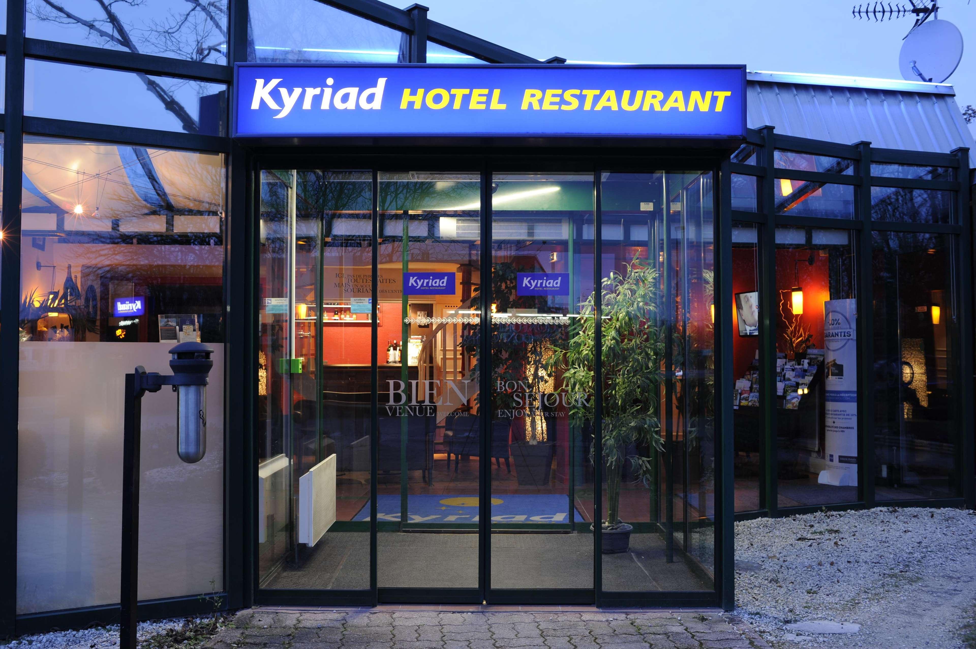 กีริอ๊าด แร็ง ปาร์ก เด เอกซ์โปซิยง Hotel แร็งส์ ภายนอก รูปภาพ