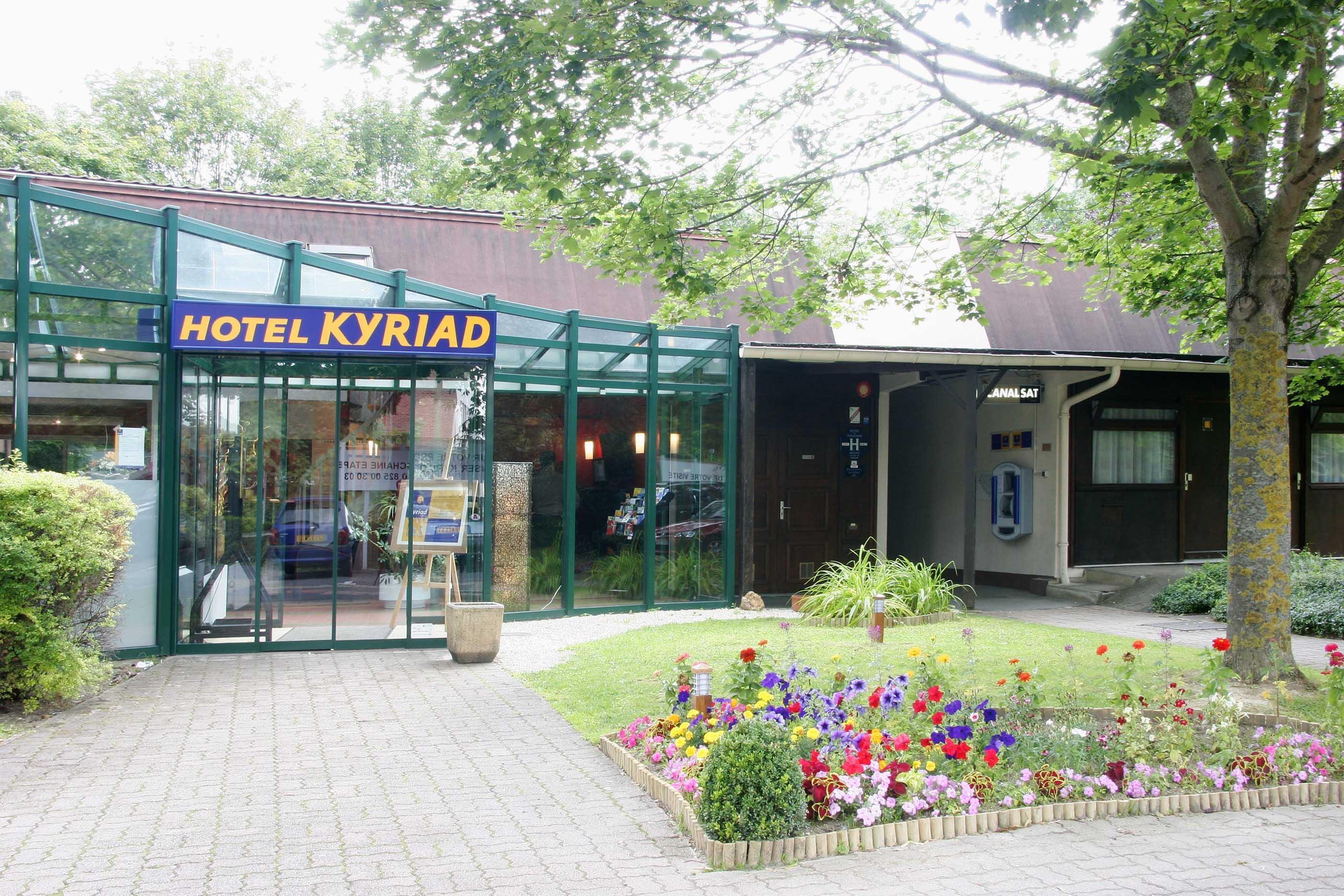 กีริอ๊าด แร็ง ปาร์ก เด เอกซ์โปซิยง Hotel แร็งส์ ภายนอก รูปภาพ